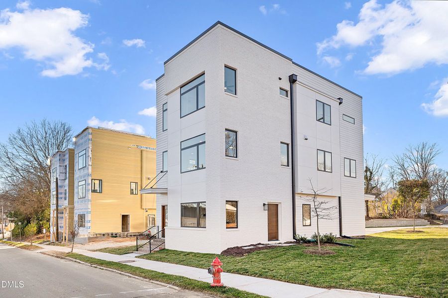 05-813 N Roxboro_6990 EDITED 05-813 N Roxboro_6990 EDITED