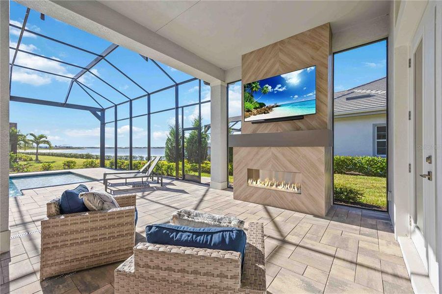 Exterior details and patio area of a home in , Sarasota (Image 19).