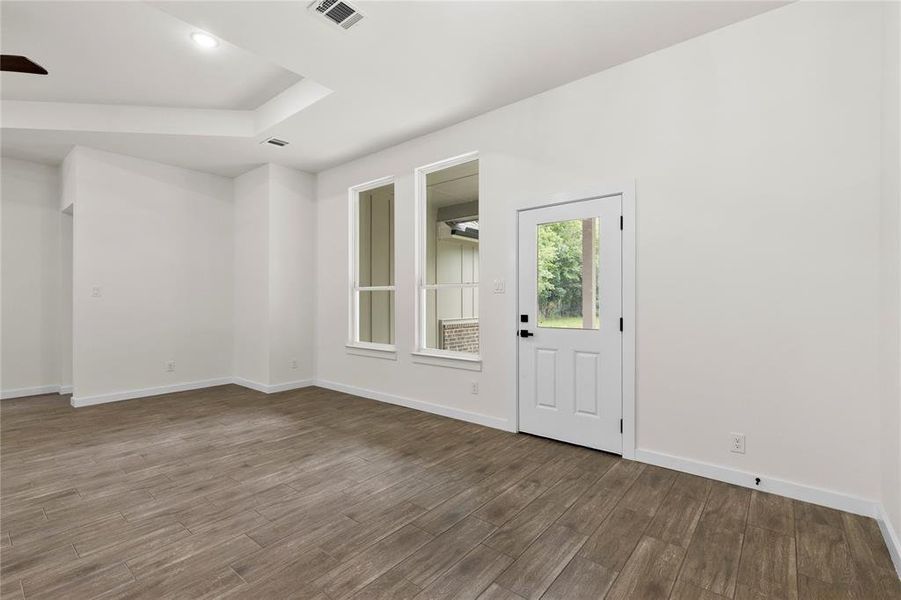 Spacious, unfurnished interior of a new home in , Greenville (Image 30).