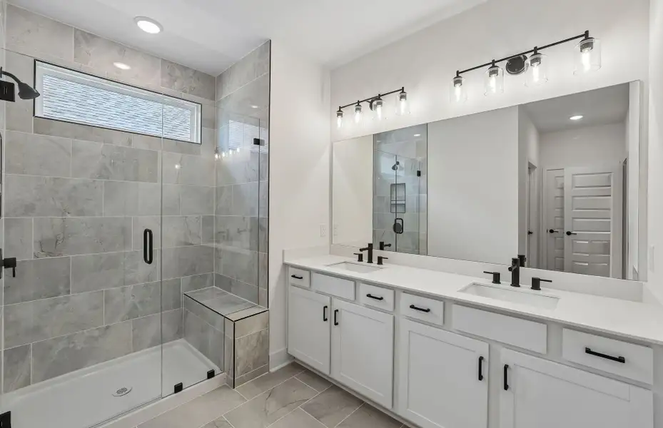 Furnished interior view inside a new home in Del Webb Barton Village, Lebanon (Image 16).