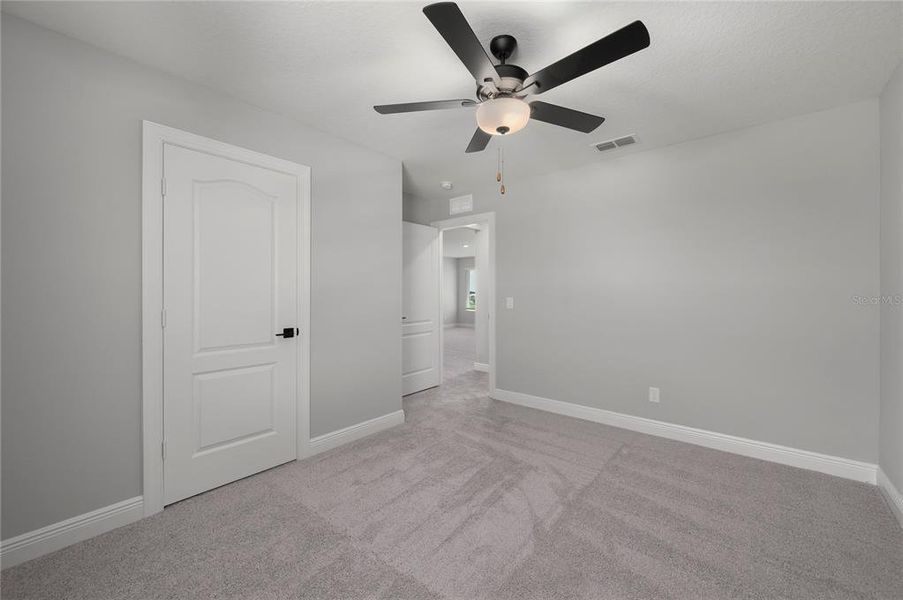 Image 37 of a home in Gum Lake Preserve.