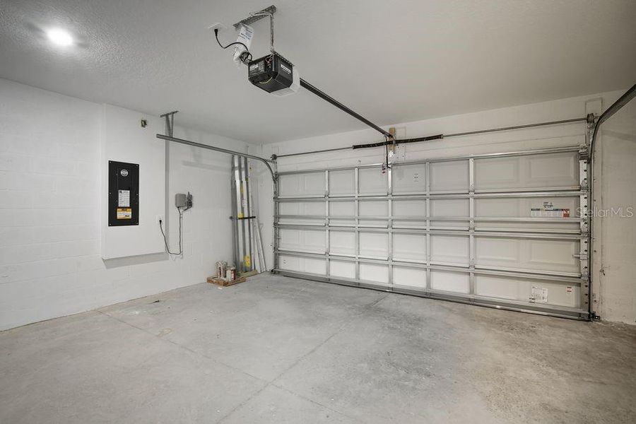 Spacious, unfurnished interior of a new home in Palm Wind, Hudson (Image 15).