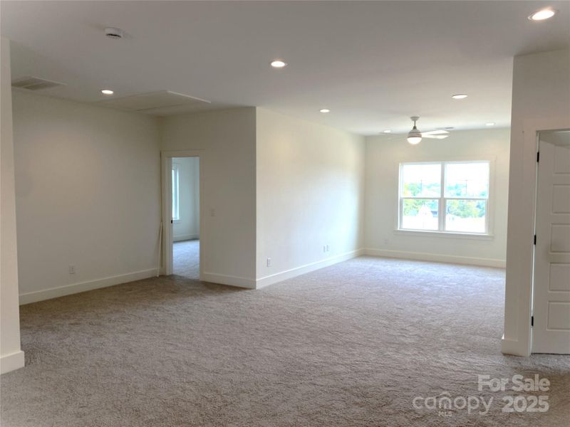 Spacious, unfurnished interior of a new home in , Davidson (Image 13).