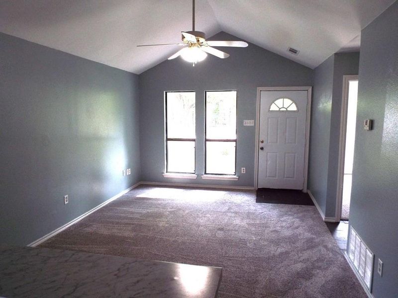 Spacious, unfurnished interior of a new home in , Gun Barrel City (Image 6).