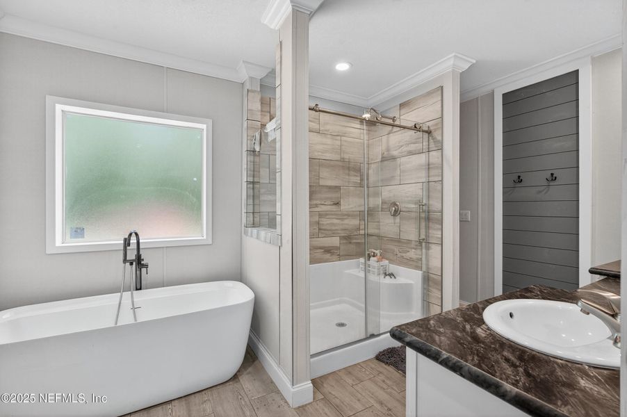 Furnished interior view inside a new home in , Middleburg (Image 18).