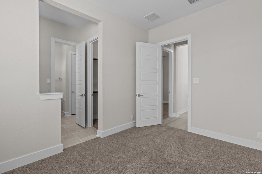 Spacious, unfurnished interior of a new home in , Boerne (Image 38).