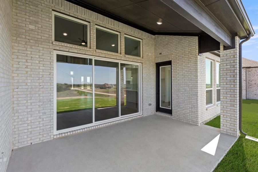 25. 9816 Aiken - Patio