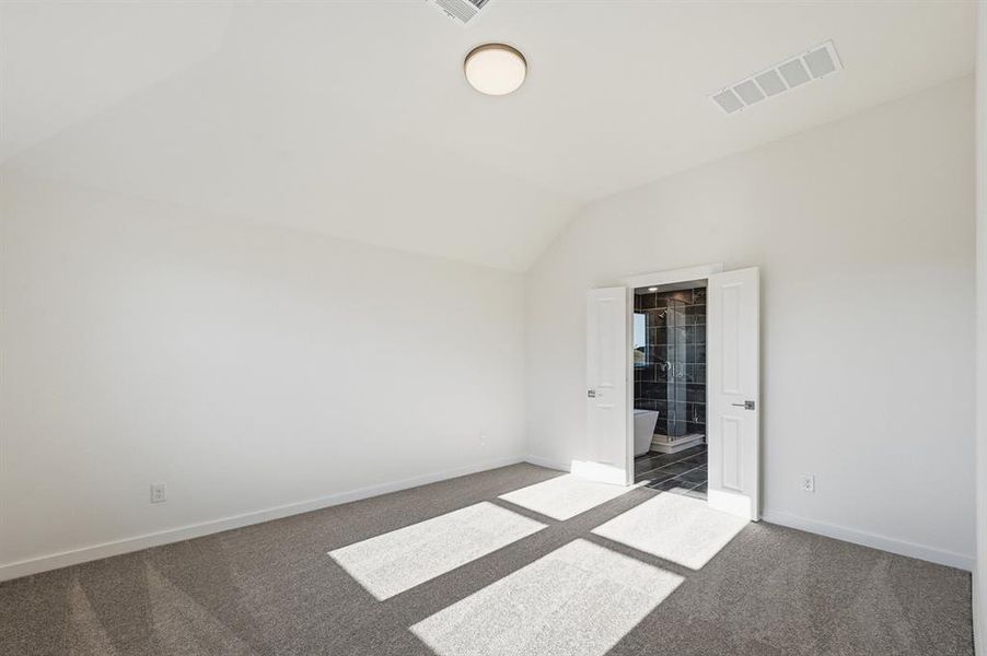 Spacious, unfurnished interior of a new home in Aster Park, McKinney (Image 14).