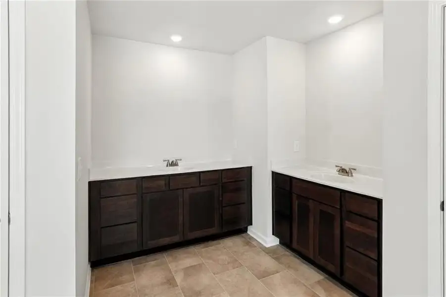 Furnished interior view inside a new home in Hampton Ridge, Jefferson (Image 7).