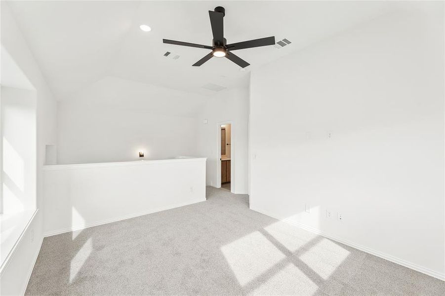 Spacious, unfurnished interior of a new home in Creekview Meadows, Pilot Point (Image 29). Spacious, unfurnished interior of a new home in Creekview Meadows, Pilot Point (Image 29).