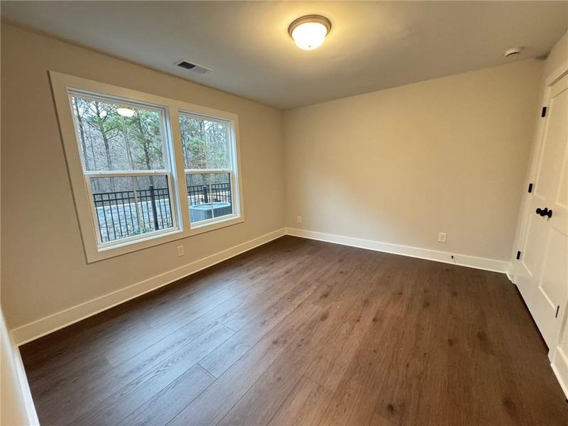 Spacious, unfurnished interior of a new home in , Alpharetta (Image 9).