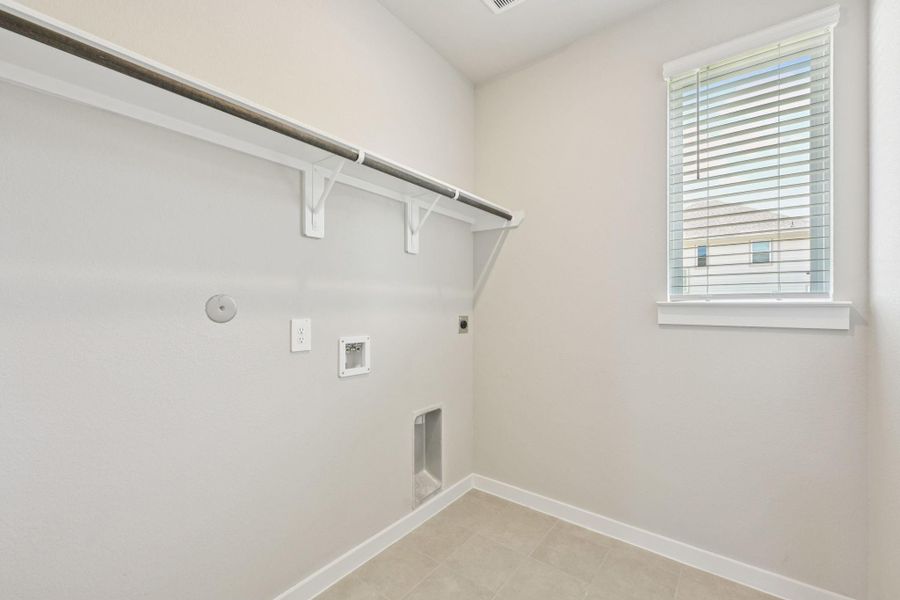 Spacious, unfurnished interior of a new home in Sundance Cove - Premier Series, Crosby (Image 31).