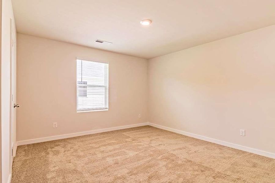 Spacious, unfurnished interior of a new home in Southern Hills, McDonough (Image 28).