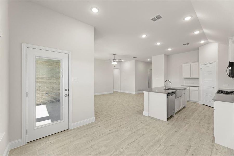 14. 108 Meadow - Dining (2) 14. 108 Meadow - Dining (2)