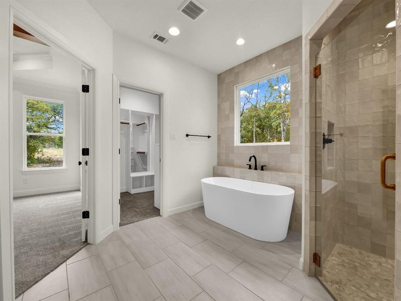 Furnished interior view inside a new home in , Weatherford (Image 15).