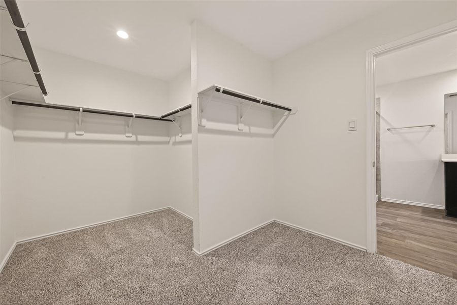 Spacious, unfurnished interior of a new home in Windstone on the Prairie, Richmond (Image 25).