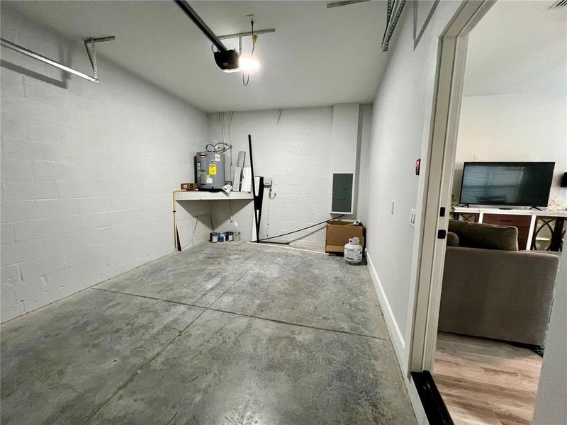 Image 34 of a home in .