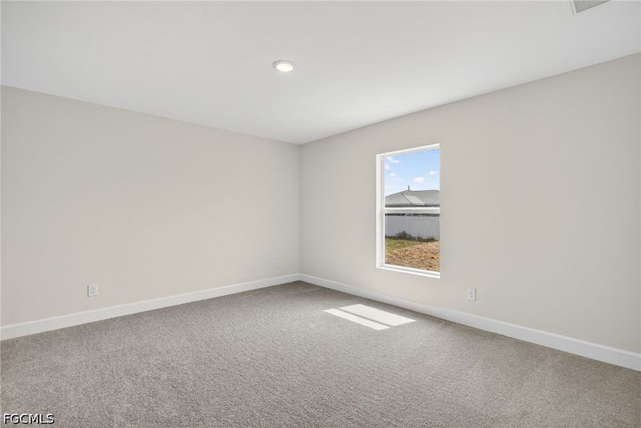 Spacious, unfurnished interior of a new home in Cape Coral, Cape Coral (Image 17).