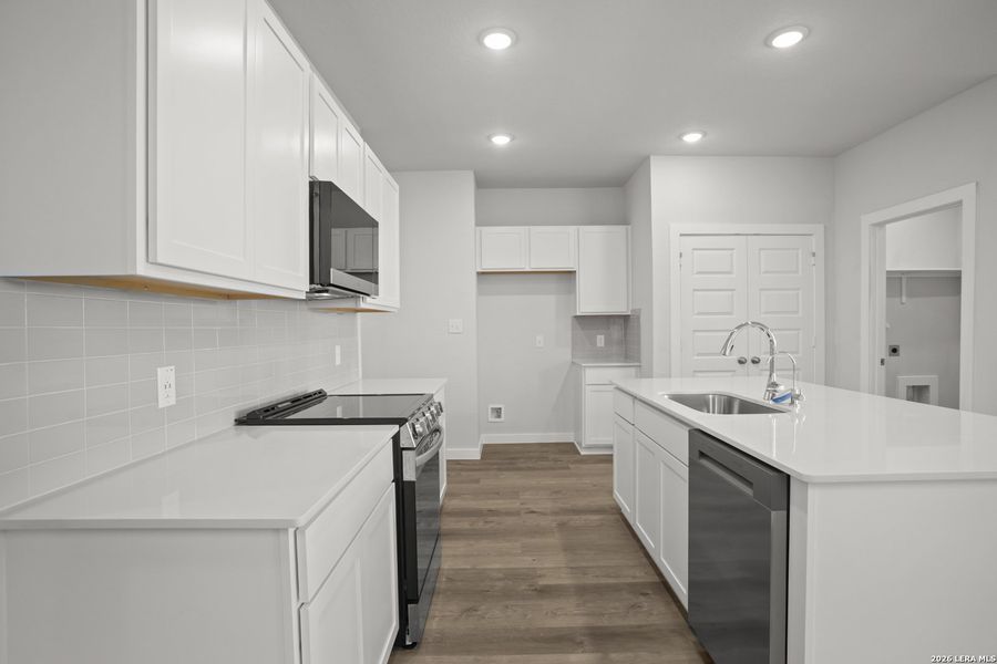 Furnished interior view inside a new home in Agave, San Antonio (Image 10).