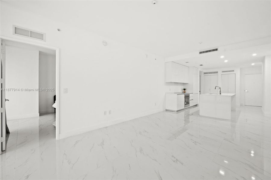 Spacious, unfurnished interior of a new home in Aria Reserve, Miami (Image 23). Spacious, unfurnished interior of a new home in Aria Reserve, Miami (Image 23).