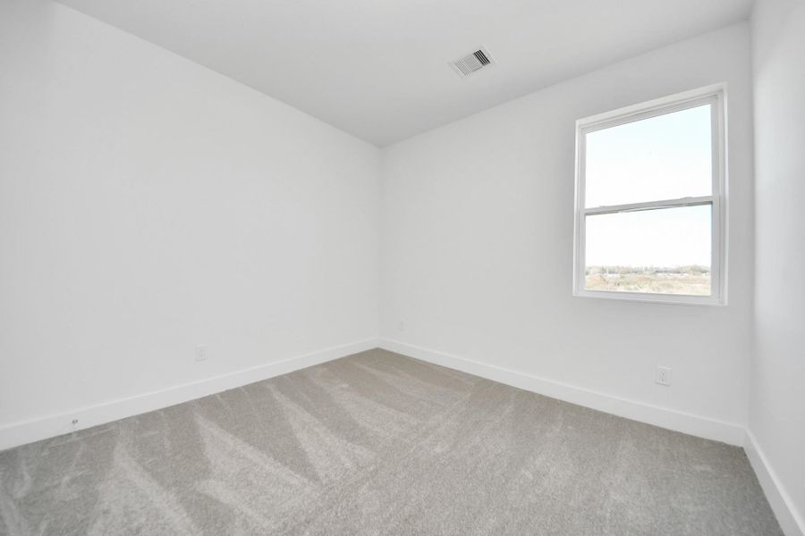 Spacious, unfurnished interior of a new home in Piccolina, Houston (Image 25).