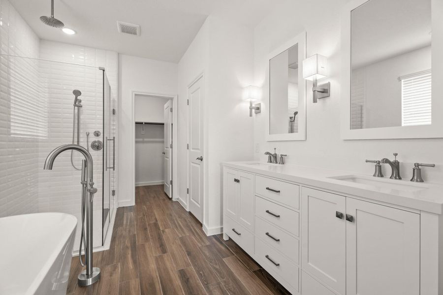 Spa-like primary bath (*Photo not of actual home and used for illustration purposes only.)