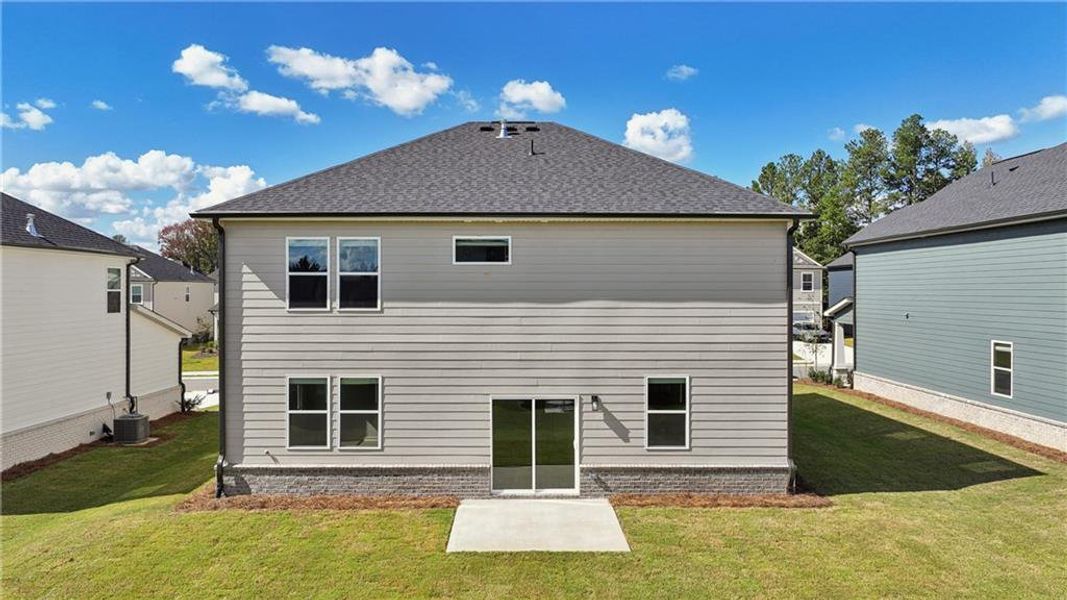 Exterior details and patio area of a home in Dove Lake, Grayson (Image 1).