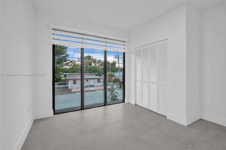 Spacious, unfurnished interior of a new home in , Miami (Image 48).