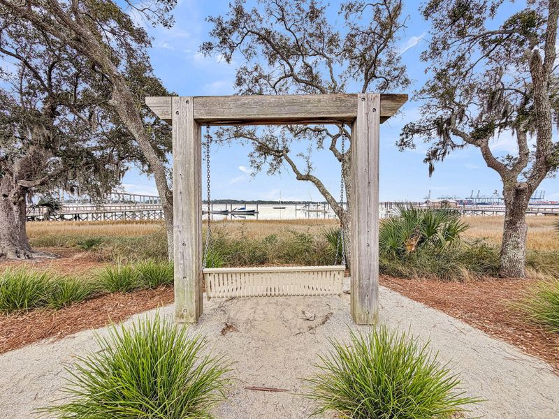 Community amenities in Daniel Island Park, Charleston (Image 77).