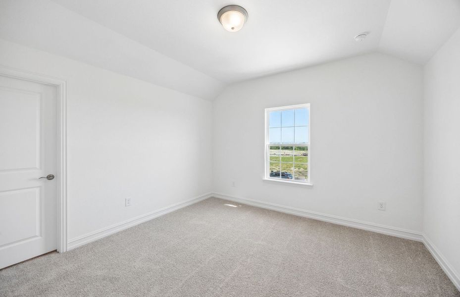 Spacious, unfurnished interior of a new home in Highland Lakes, McKinney (Image 14).
