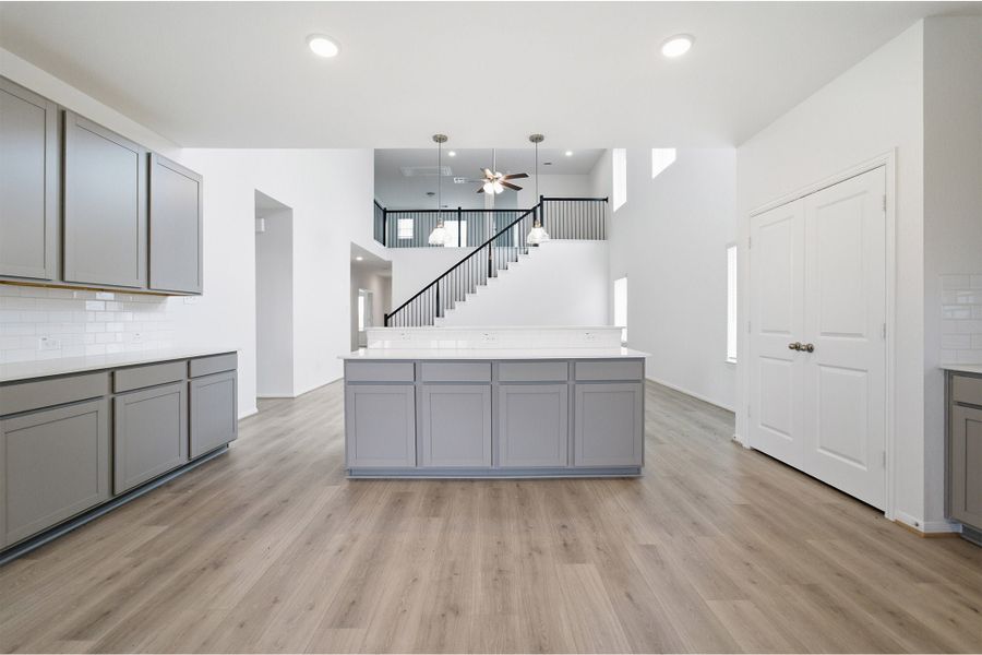 Furnished interior view inside a new home in Ashland, Texas City (Image 6).