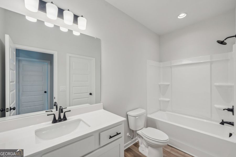 Furnished interior view inside a new home in Ponderosa Farms Manor, Gainesville (Image 14). Furnished interior view inside a new home in Ponderosa Farms Manor, Gainesville (Image 14).