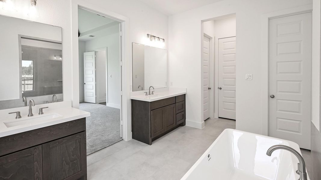 Furnished interior view inside a new home in Haby Hill, San Antonio (Image 7).