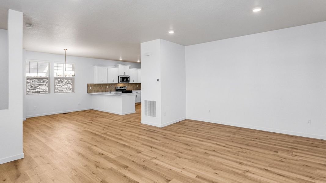 Spacious, unfurnished interior of a new home in Horizon Uptown, Aurora (Image 14). Spacious, unfurnished interior of a new home in Horizon Uptown, Aurora (Image 14).
