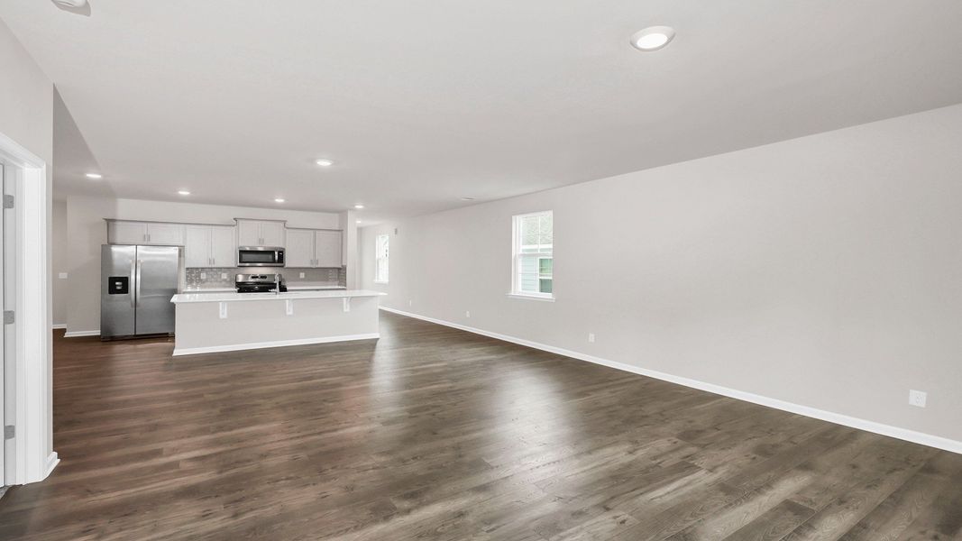 Spacious, unfurnished interior of a new home in Livingston Woods, Irmo (Image 18).