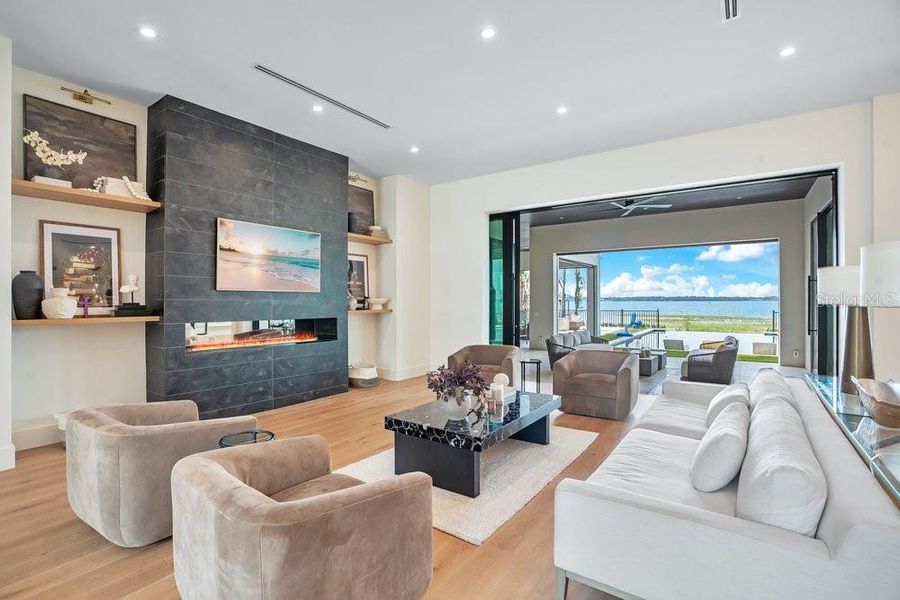 Furnished interior view inside a new home in , Windermere (Image 53).