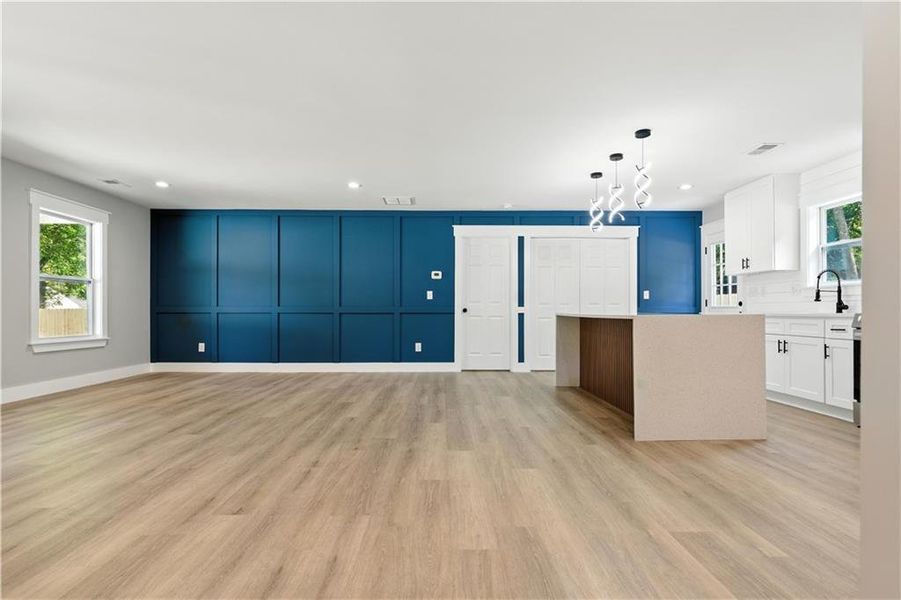 Spacious, unfurnished interior of a new home in , Marietta (Image 11).