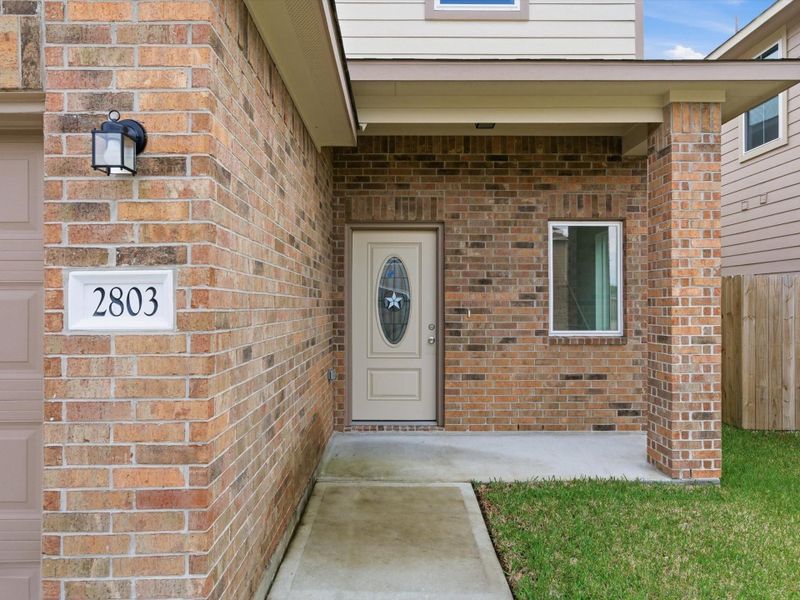 Exterior details and patio area of a home in , Houston (Image 18).