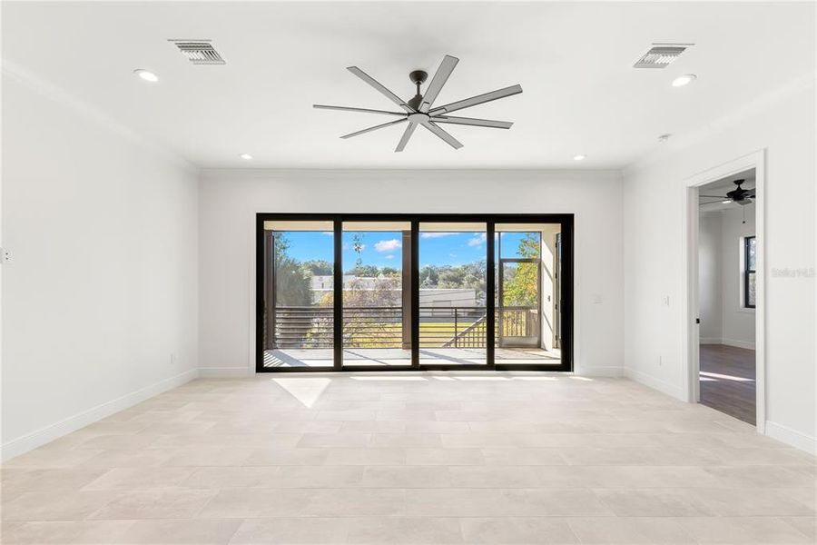 Spacious, unfurnished interior of a new home in , Crystal Beach (Image 24).