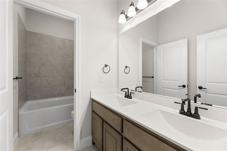 713 Seahawk-Bathroom-1