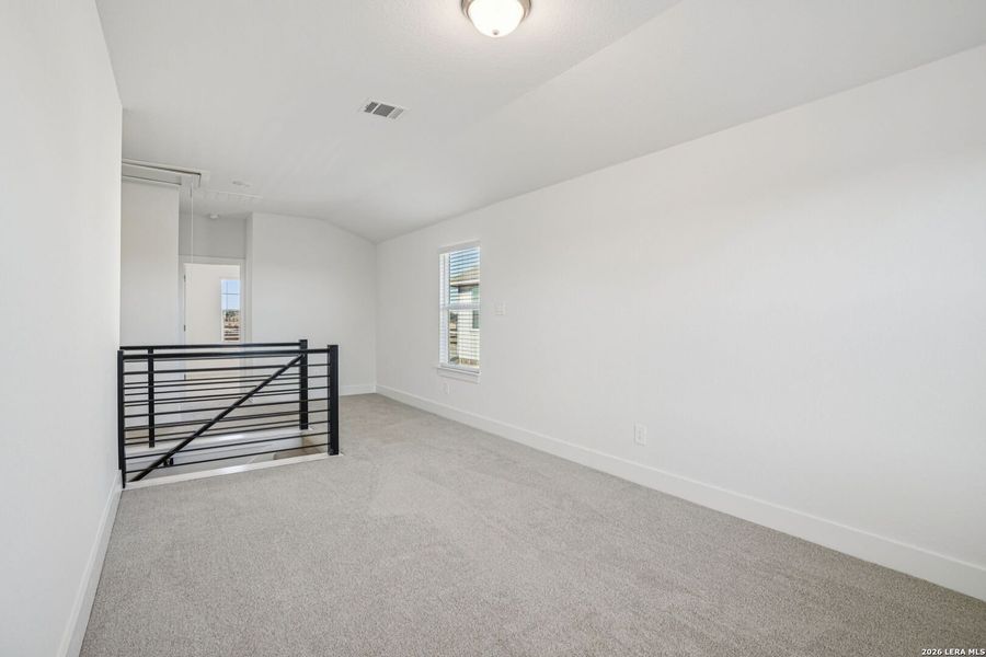 Spacious, unfurnished interior of a new home in Carmel Ranch, Schertz (Image 34).