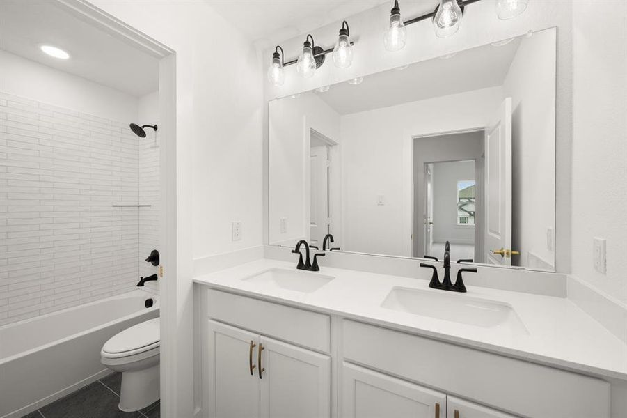1725 Nesting Robin- Bathroom-4883