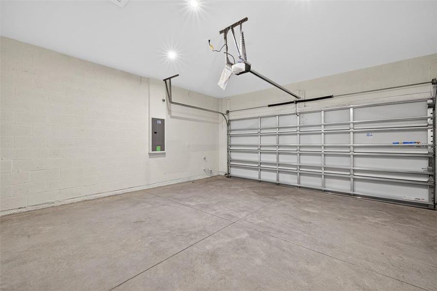 Spacious, unfurnished interior of a new home in Windwater, Parrish (Image 24). Spacious, unfurnished interior of a new home in Windwater, Parrish (Image 24).