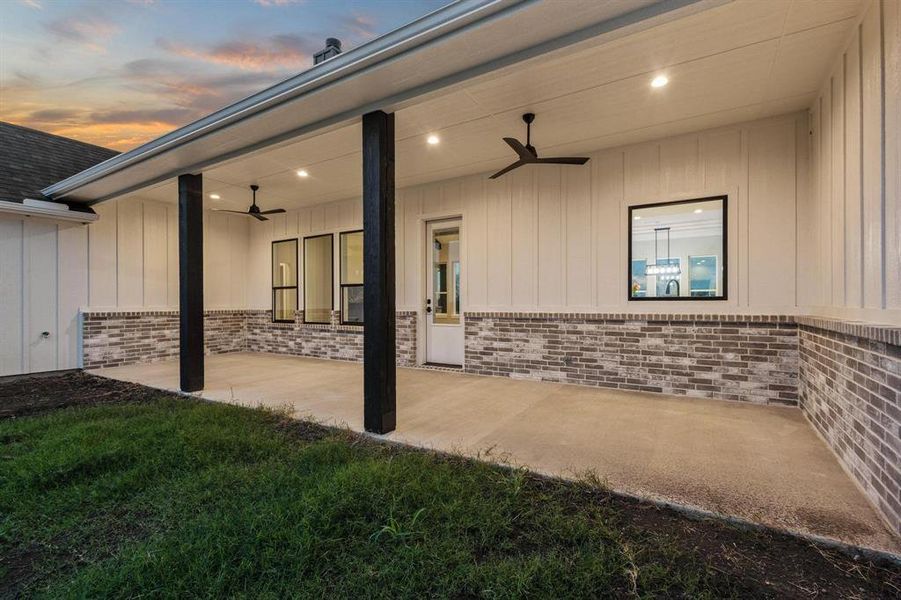 Exterior details and patio area of a home in , Leonard (Image 3).