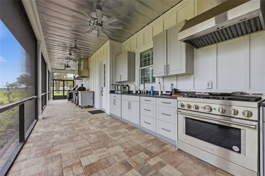 Exterior details and patio area of a home in , Bronson (Image 31).