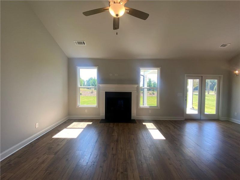 Spacious, unfurnished interior of a new home in , Jefferson (Image 32).