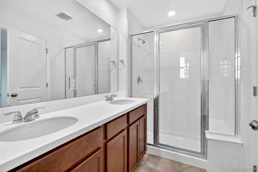 2118 Wagon Wheel Aly ~ Ready Now