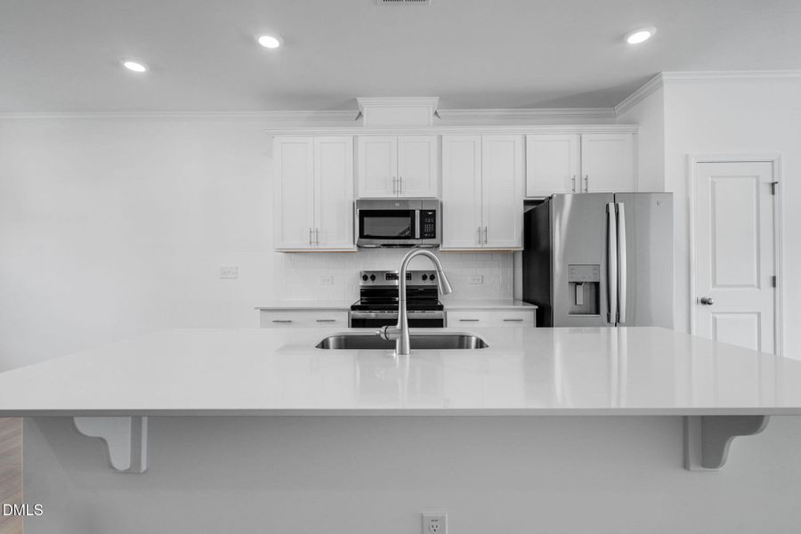 SUN_ElmGrove_Pic_Jackson_QMI_17_Kitchen_