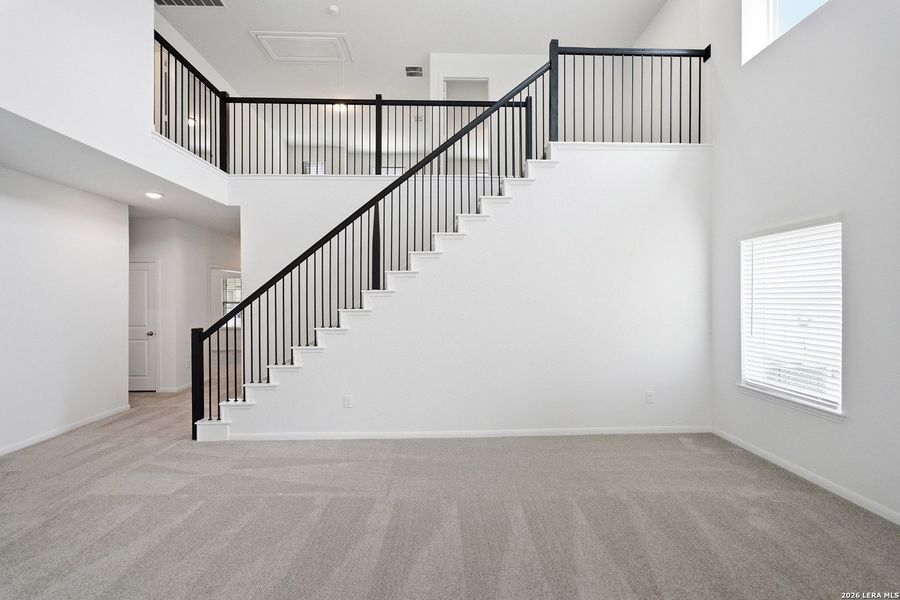 Spacious, unfurnished interior of a new home in Hennersby Hollow, San Antonio (Image 26).