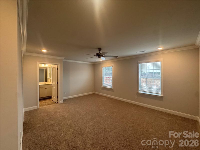 Spacious, unfurnished interior of a new home in Pine Trace, Gastonia (Image 16).